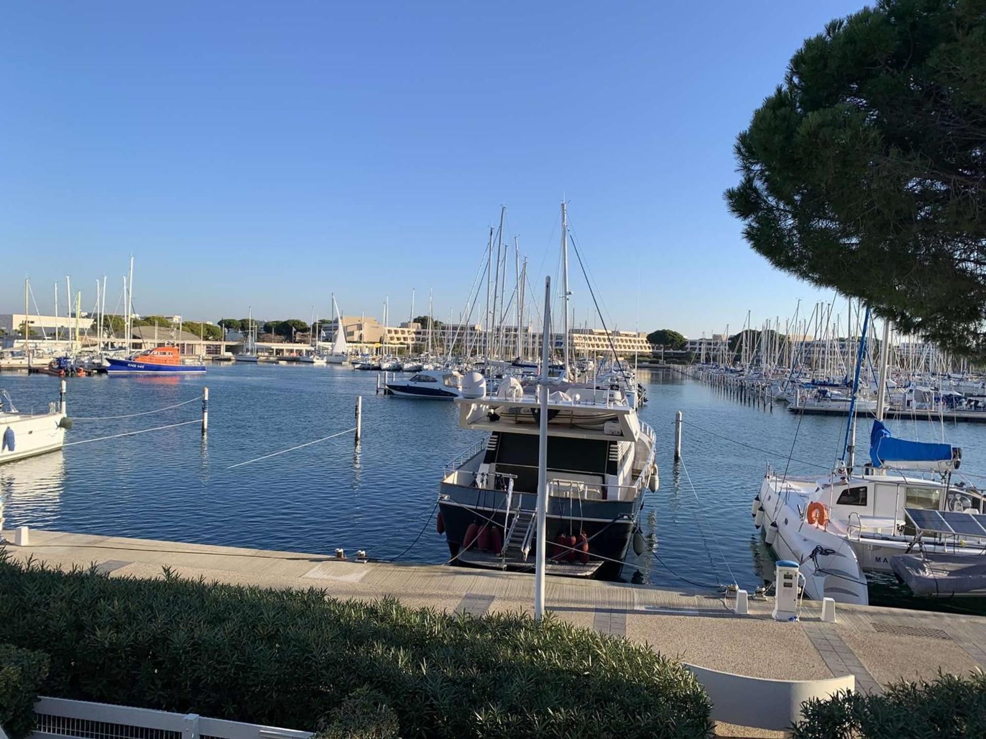 Apartment 2 Pieces Avec Terrasse Et Parking A 50m - Port Camargue - Fr-1-731-136 Le Grau-du-Roi
